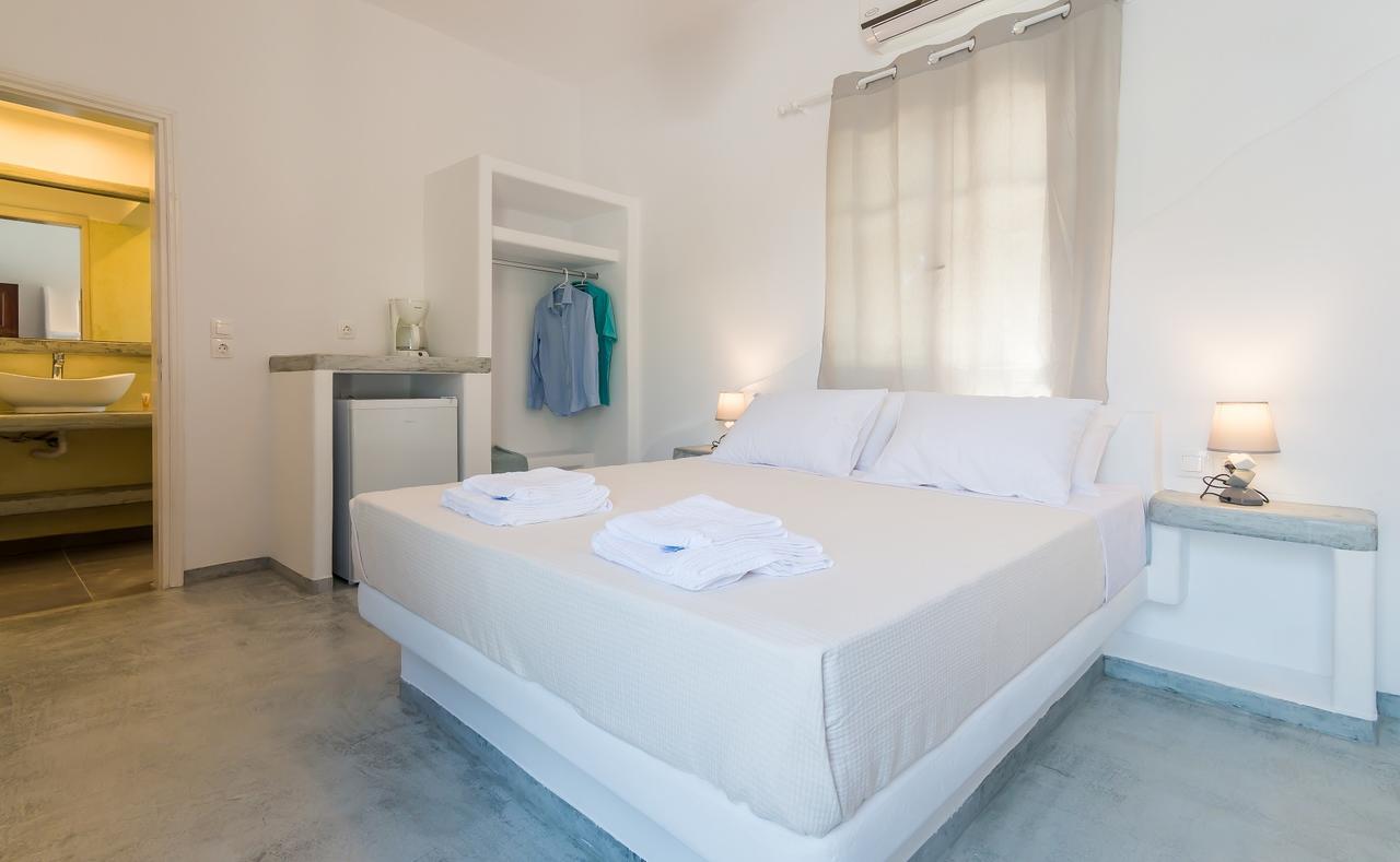 Takiss Rooms Pollonia Esterno foto