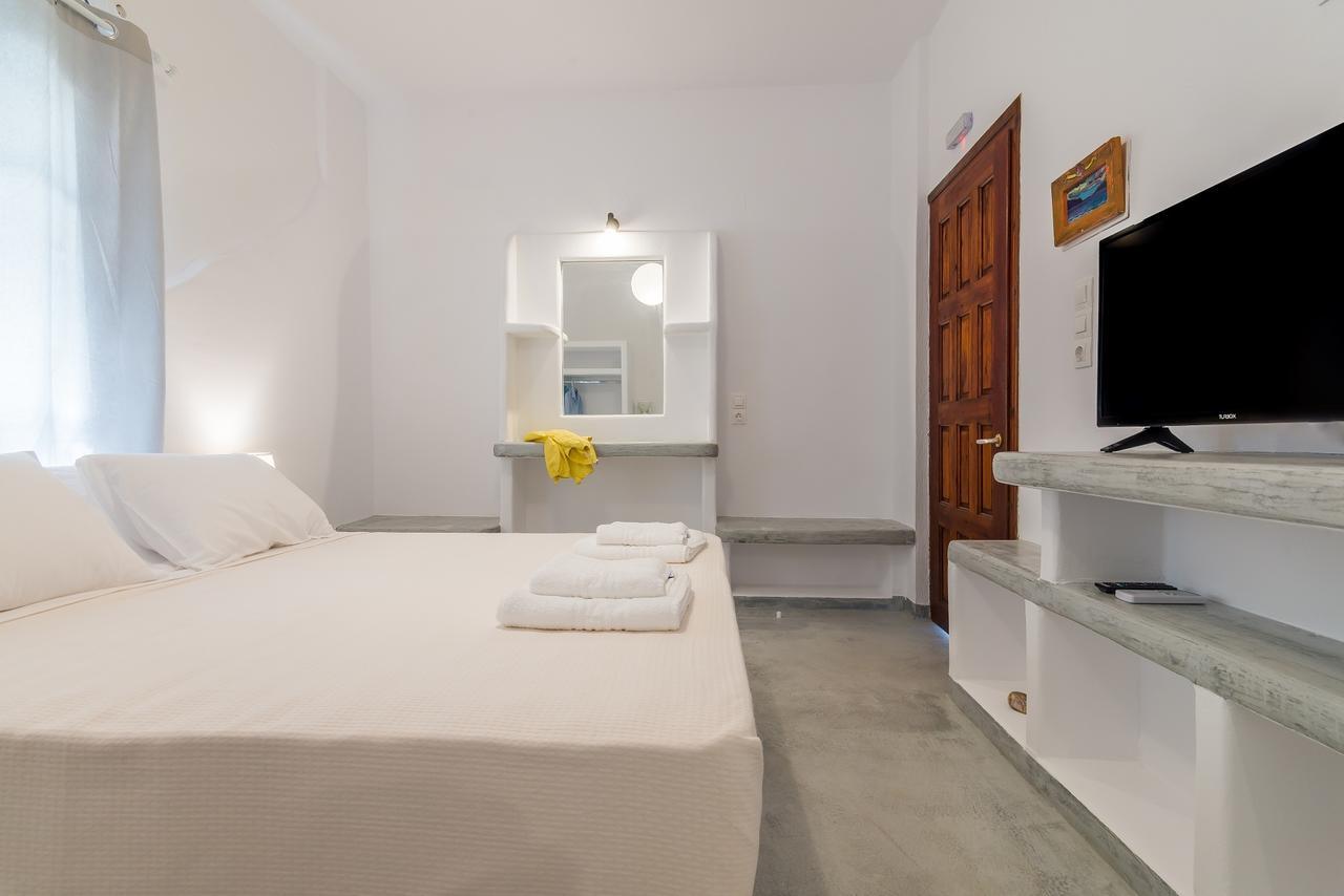 Takiss Rooms Pollonia Esterno foto