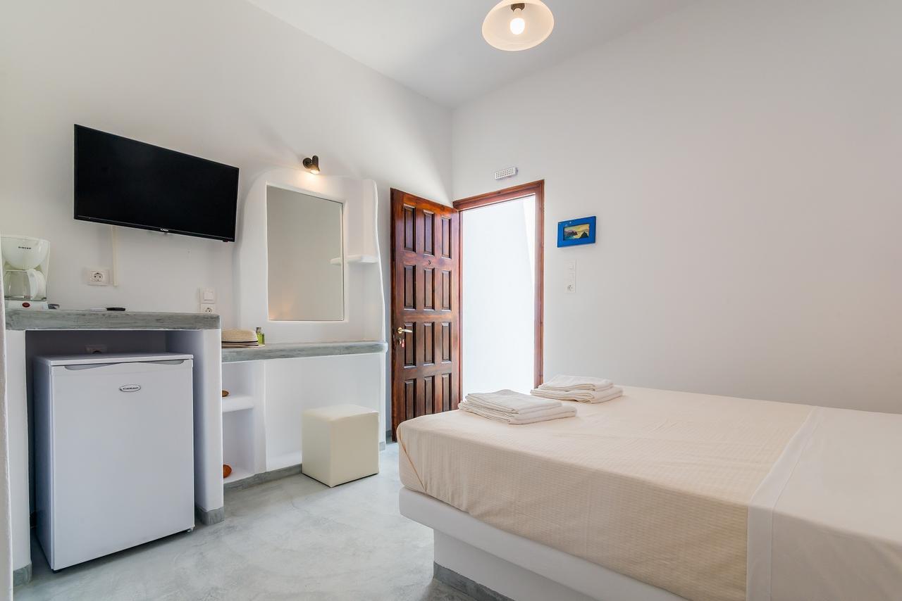 Takiss Rooms Pollonia Esterno foto
